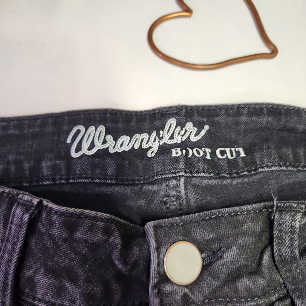 ⭐️ Black Wrangler Bootcut Jeans – Size 9/10 (32) – Excellent Condition! - Picture 2 of 9